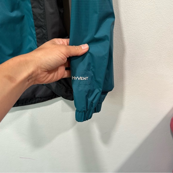 North Face HyVent Lightweight Blue - Picture 2 of 8